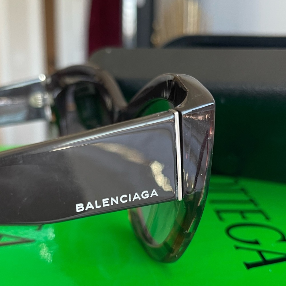 Balenciaga Sunglasses - Picture 3 of 4